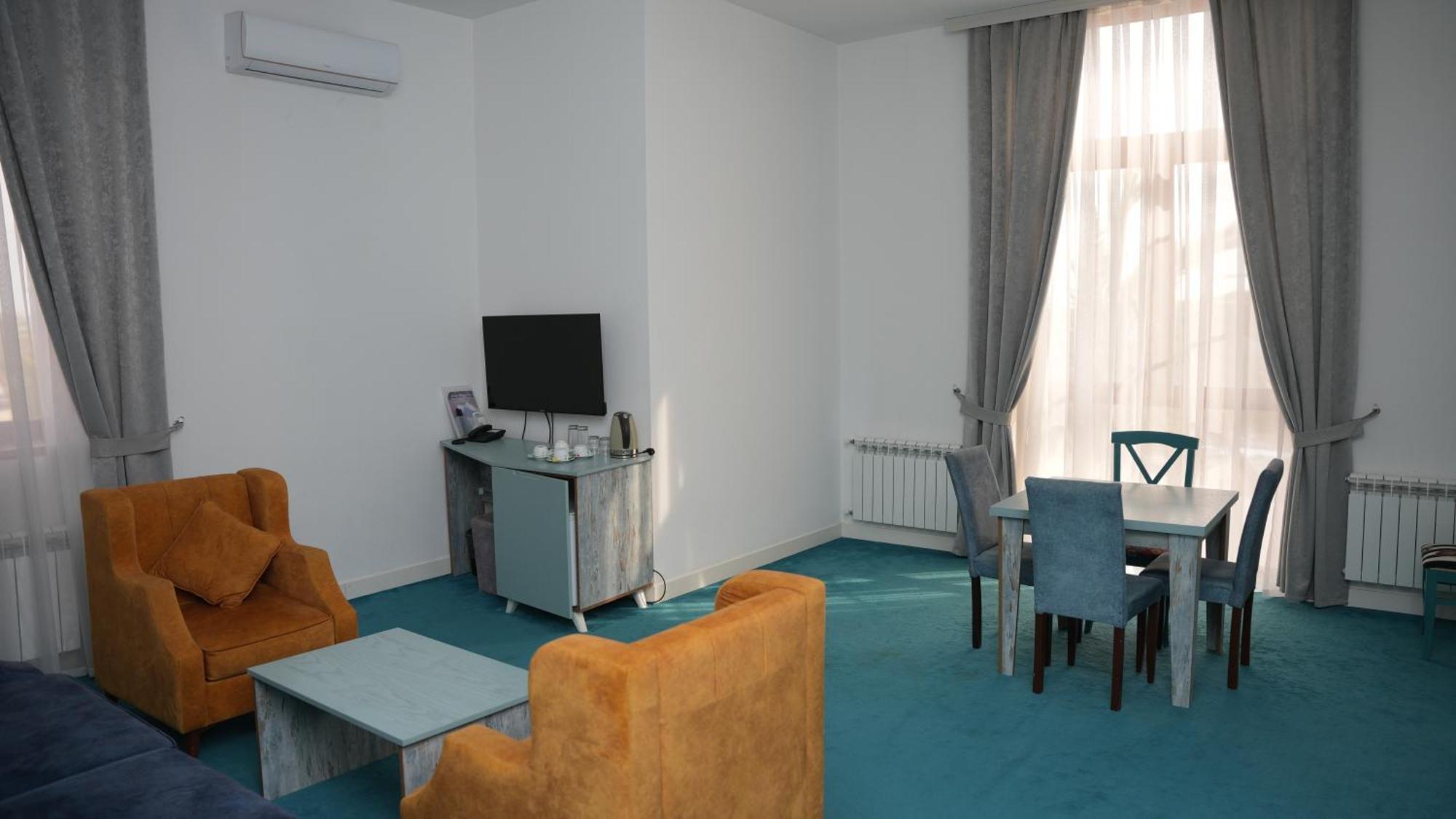 Maricel Astara Resort Hotel Buitenkant foto